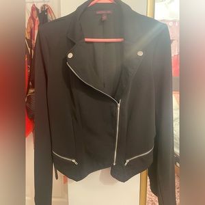 Black jacket, zipper design details!